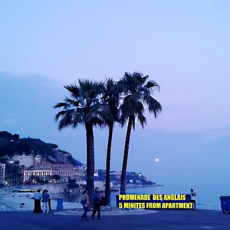 Golden Square Nizza