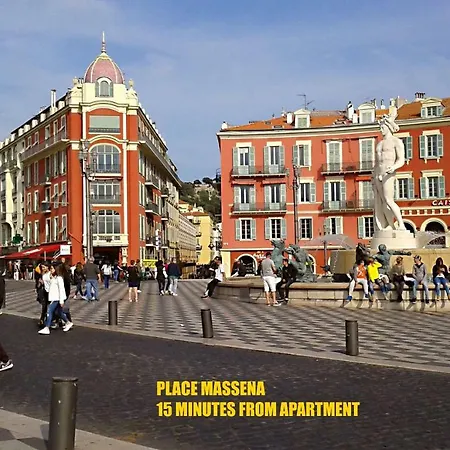 Golden Square Apartamento Nice